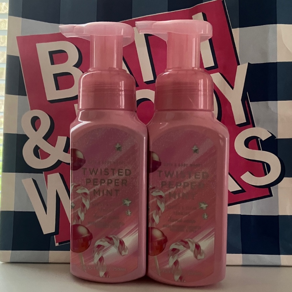 2 X NEW Bath & Body Works Holiday Collection Twisted Peppermint Hand Soaps